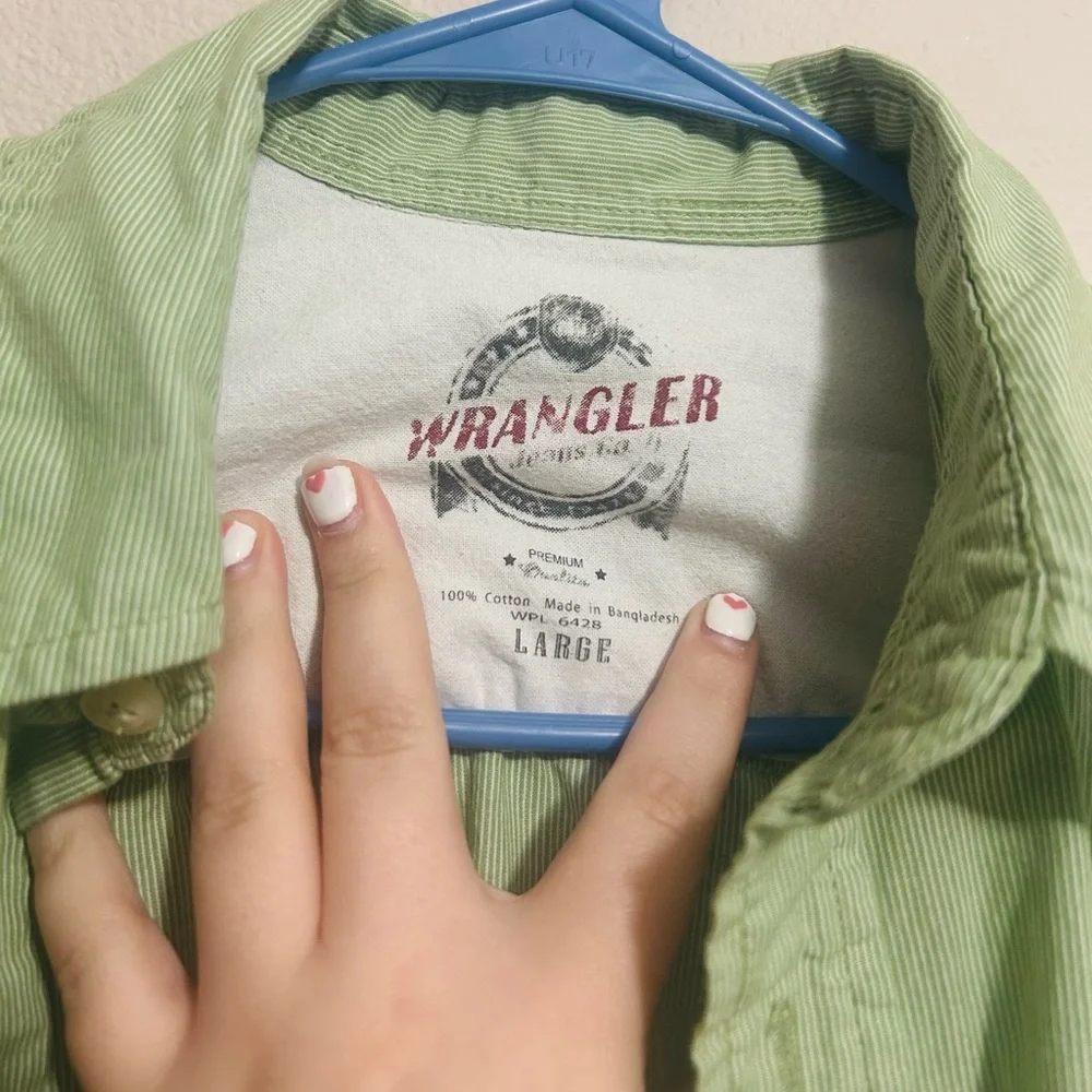 Green button down - Picture 2 of 3